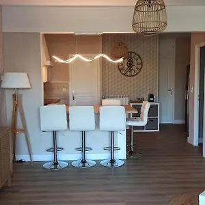  Hébergement de vacances Maison Au Coeur D'un Village Classé